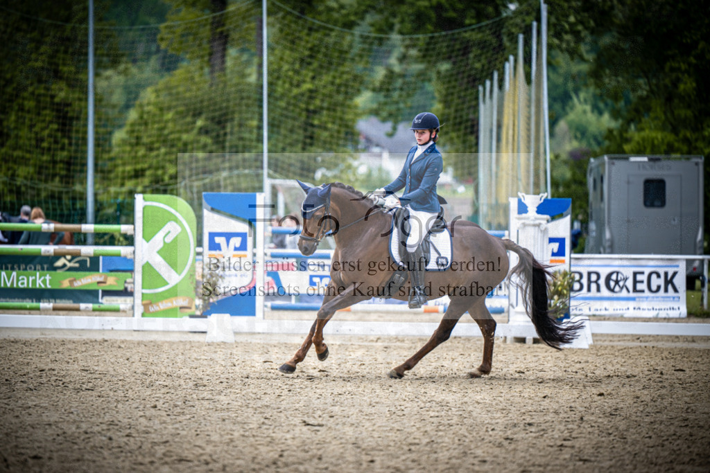 DOS_3250 | Reitturnier Venne - Realisiert mit Pictrs.com