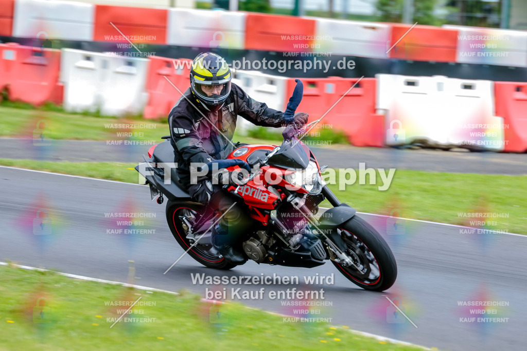 MotoTeamVBK-20567 | Hier findet Ihr Bilder von Touristenfahrten auf der Nürburgring Nordschleife oder von anderen Veranstaltungen die ich besucht habe. Viel Spass beim Durch Schauen 