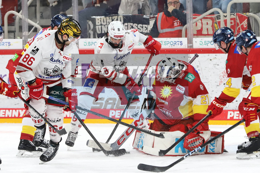IMG 8037 | Vo l.: Corey Trivino, Guillaume Naud und Niklas Lunemann - © by Sportfoto-Sale (DR) - Realisiert mit Pictrs.com