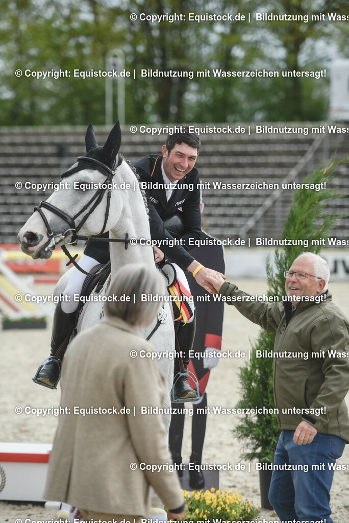 20230514_CCI4_Springen_0455 | equistock