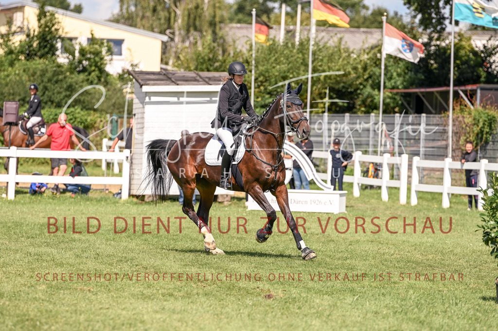 Schugtsche-Düren.2024-09.Springprf.L-110 | Schugtsche Fotografie - Realisiert mit Pictrs.com