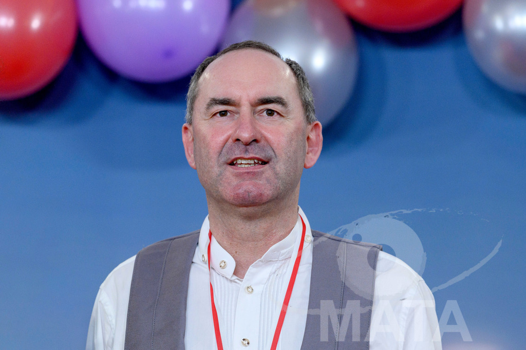 _DWA1938 | Staatsminister Hubert Aiwanger (Freie Wähler) bei der TV-Sendung Fastnacht in Franken 2024. Veitshöchheim, 02.02.2024 Bayern Deutschland - Realisiert mit Pictrs.com