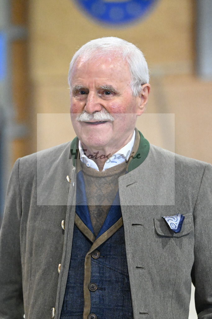 Ehrung Hannes Meindl_5250842 | hf-fotografie - Realisiert mit Pictrs.com