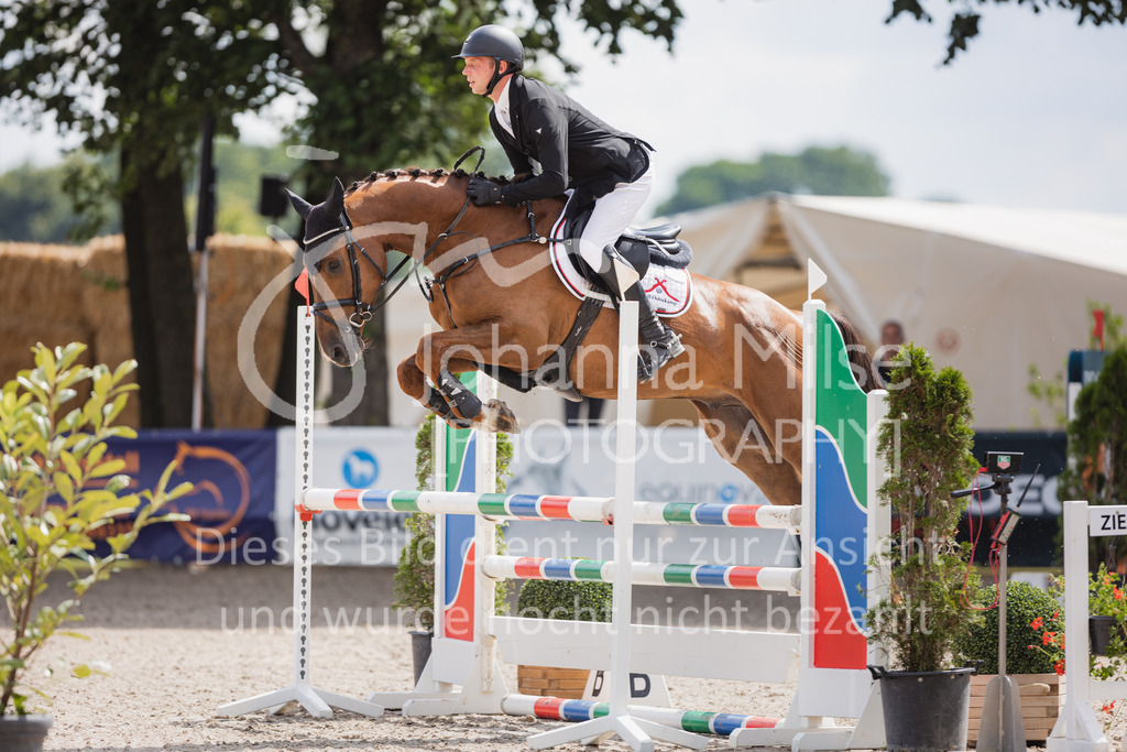 220705_Mühlen_SprPf-A3-304 | Late Entry Mühlen
05.07.2022
03 Springpferde-A**, 4-6jährige Pferde