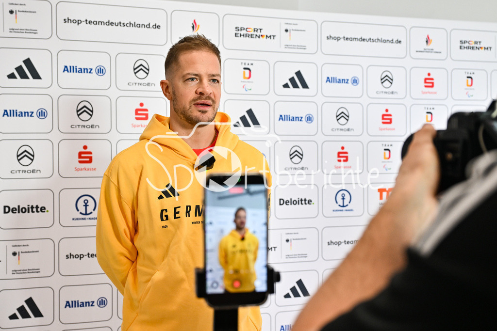 Einkleidung Team D Milano Cortina 2026 | Munich, GERMANY - 12. JANUARY: Moritz Müller (Eiskockeyspieler Kölner Haie) gibt ein Interview bei der Einkleidung des Teams D am 12.01.2026 in der MTC world of fashion in München