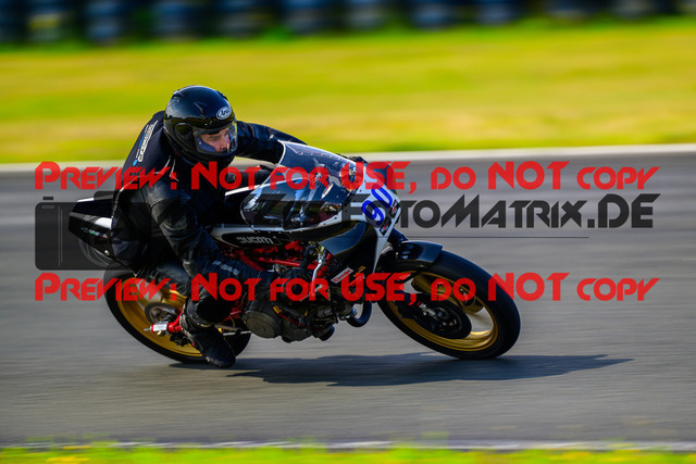 MaZZes_FotoMatrix_240725_6007705_7939 | BLAU