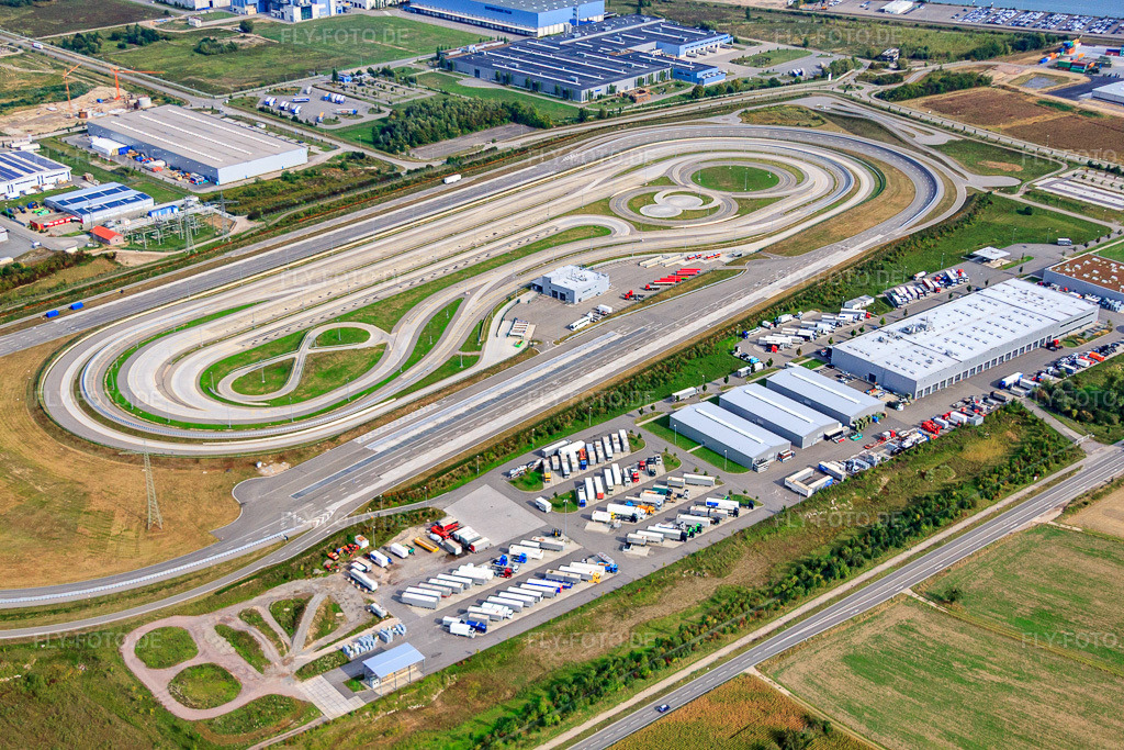 Luftbild: Daimler Truck EVZ im Industriegebiet Oberwald in Wörth am Rhein im Bundesland Rheinland-Pfalz in Deutschland. Foto: IMG_53269.jpg vom 23.09.2012 durch Werner Riehm/FLY-FOTO.de