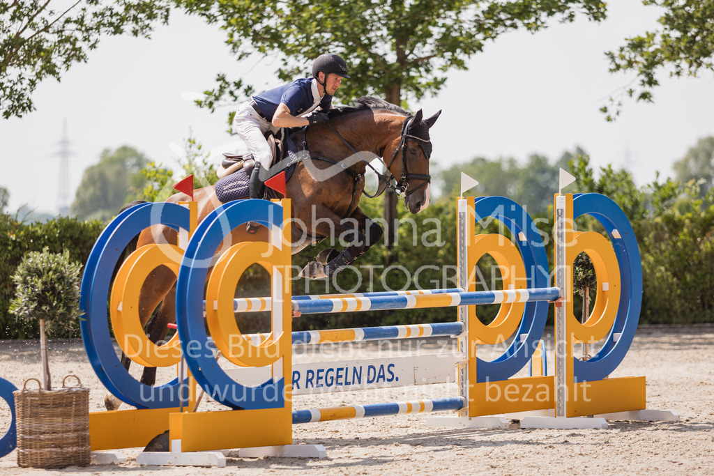 230616_Lemwerder_Springpf-L2-703 | Deine schönsten Turniermomente als professionelle Fotos! Entdecke hochwertige Pferdesport-Fotografie im Online-Shop. Jetzt Fotos finden & bestellen!