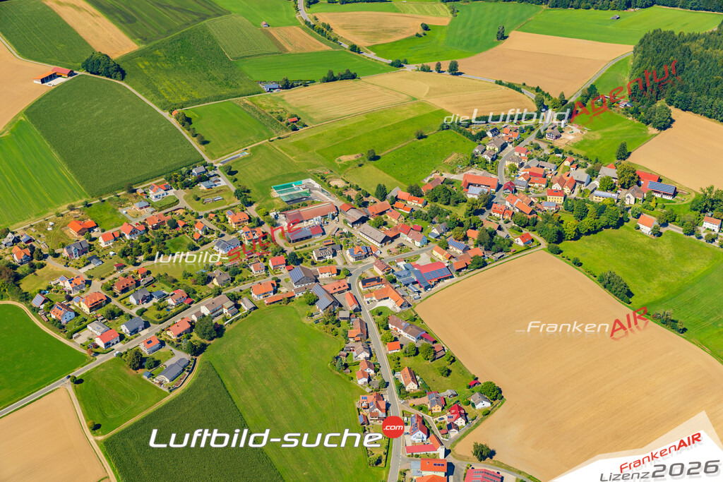 Luftaufnahme Pullenried Oberviechtach - Die Luftaufnahme wurde 2025 vom UL-Flugzeug heraus erstellt ( keine Drohne ) - Hochauflösende Luftaufnahme - für professionelle Ausdrucke geeignet. Die Geschenkidee !Mit Lizenz und Bildrechte bestellbar