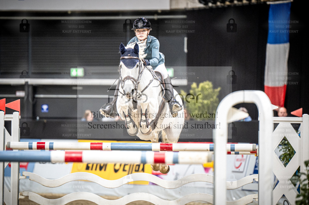 DOS_1951 | Entdecke hochwertige Reitturnierfotos von Foto Oger. Professionell, emotional und authentisch – jetzt Lieblingsmomente im Shop bestellen. - Realisiert mit Pictrs.com