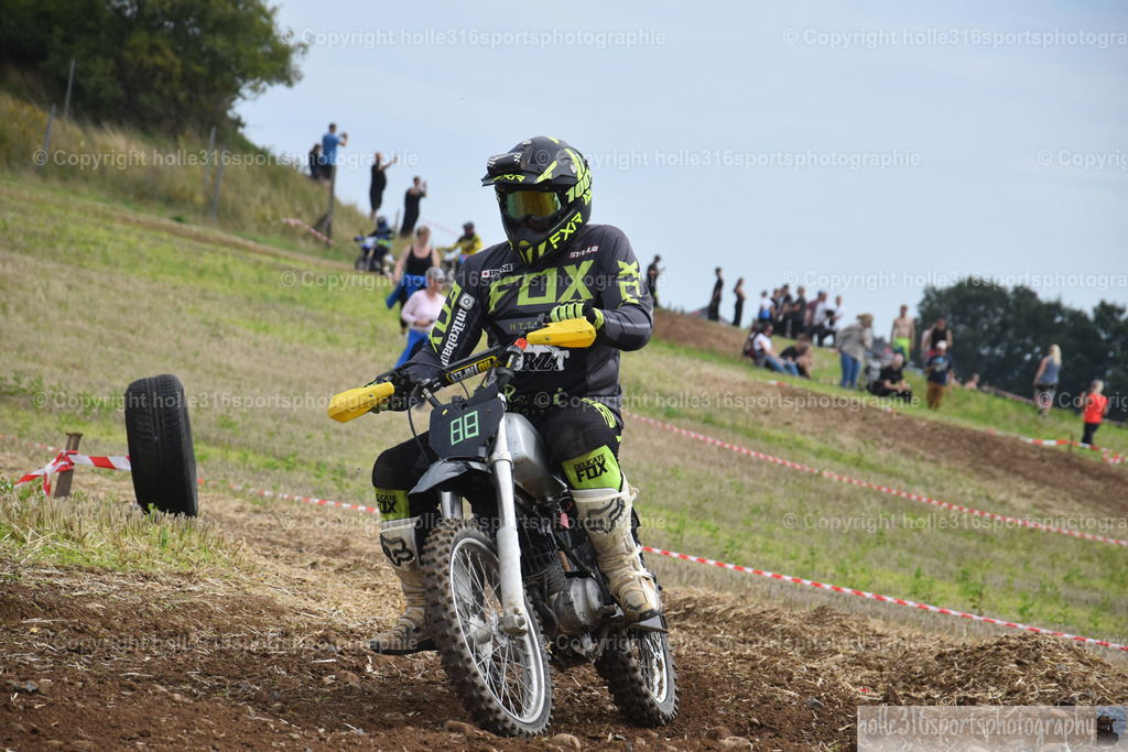 DSC_0849 | Sportfotografie , Motorsport, Motoross, Reitsport, Mointainbike, Enduro,
Landschaft , Outdoor, Eventfotografie, Landschaft, Bilder online bestellen - Realisiert mit Pictrs.com