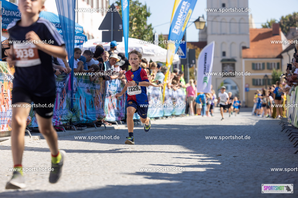 VJ__3143 | Stadtlauf Erding 2025 #stadtlauferding #erdingstadtlauf #stadtlauf_erding #laufmotivation #trisporterding #yourpictrs #sportshot_your_pictrs