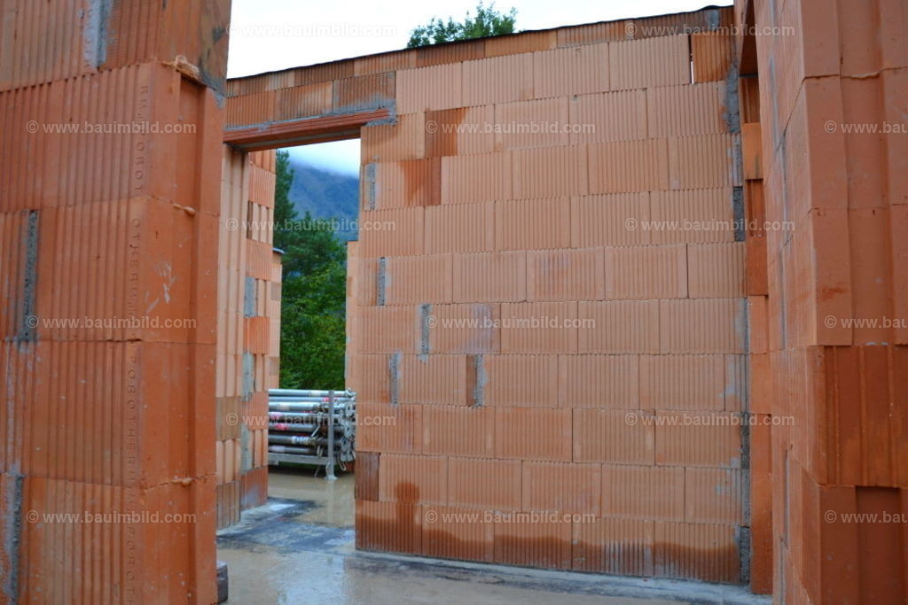 bib-lg07-mauerarbeiten-0050 | Nach LV-Leistungsgruppen sortierte Detailfotos über den Bau eines Hauses. Alle Hausbau-Bilder direkt vom Urheber und Autor der Website Haus-Selber-Bauen.com