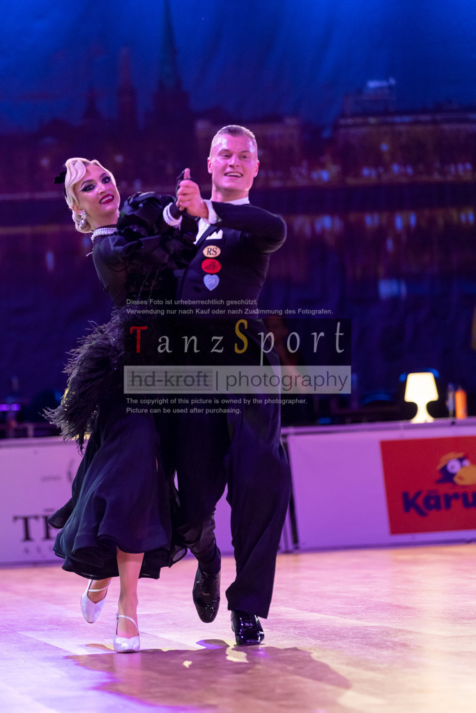 20241215_WDSF_Int_Open_Std-Riga-9927 | Tanzsportbilder, Standardtanz, Lateintanz, WDSF, DTV, LTVB, dancecomp, goc, hessen tanzt, blaues band der spree, walzer, tango, wiener walzer, slowfox, quickstepp, samba, rumba, cha-cha-cha, paso doble. jive, hd-kroft photography, turniertanzsport