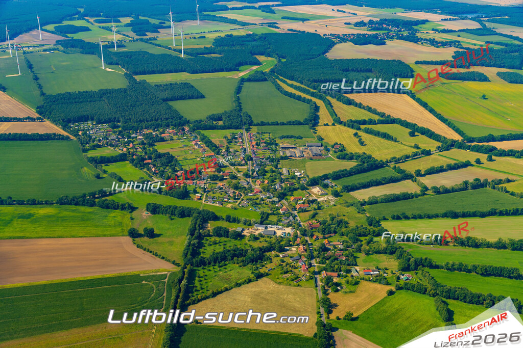 Luftbild Hoort - Die Luftaufnahme wurde 2025 vom UL-Flugzeug heraus erstellt ( keine Drohne ) - Hochauflösende Luftaufnahme - für professionelle Ausdrucke geeignet. Die Geschenkidee !Hier alle&nbsp;Infos zur Lizenzierung der LuftaufnahmeWir fliegen auch dieses Jahr wieder in Ihre Region um Luftbilder zu erstellen.- Luftbild anfragen
