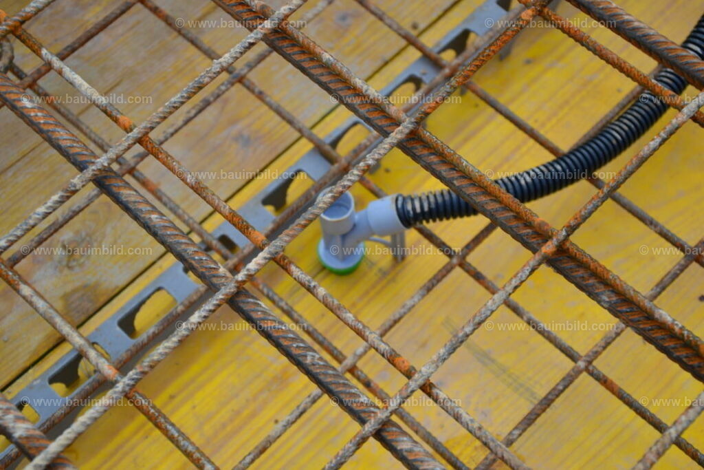 bib-lg17-elektroinstallation-0028 | Nach LV-Leistungsgruppen sortierte Detailfotos über den Bau eines Hauses. Alle Hausbau-Bilder direkt vom Urheber und Autor der Website Haus-Selber-Bauen.com