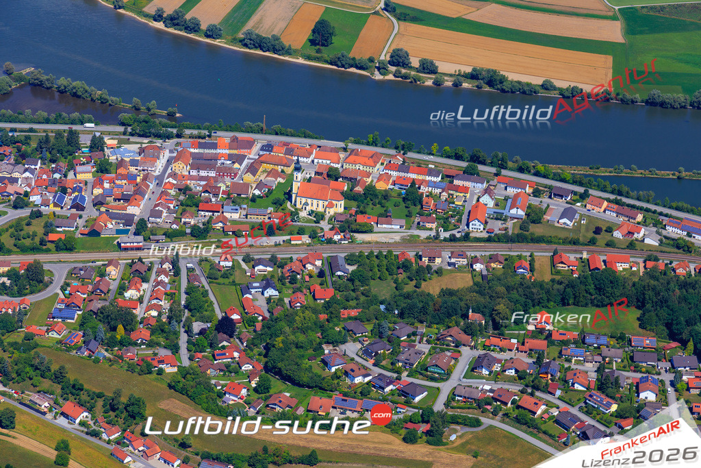 Die Luftaufnahme der Stadt Pleinting wurde 2017 vom Flugzeug heraus erstellt ( keine Drohne )- hohe Auflösung für beste Qualität