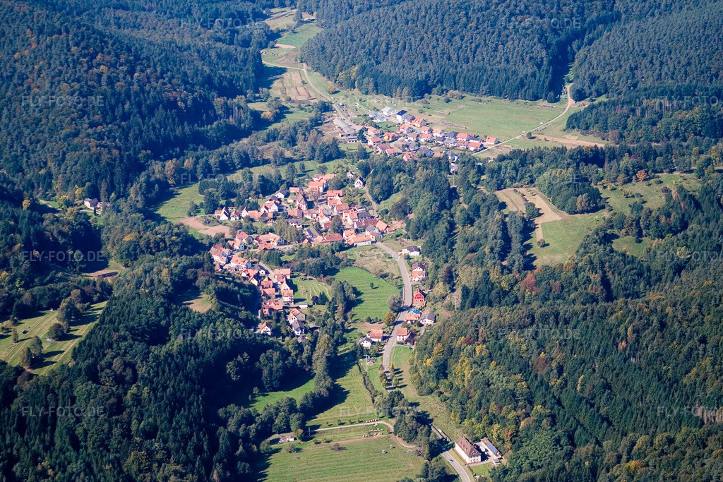 Luftbild: Ortsansicht von Südosten in Bobenthal im Bundesland Rheinland-Pfalz in Deutschland. Foto: IMG_13621.jpg vom 28.09.2008 durch Werner Riehm/FLY-FOTO.de