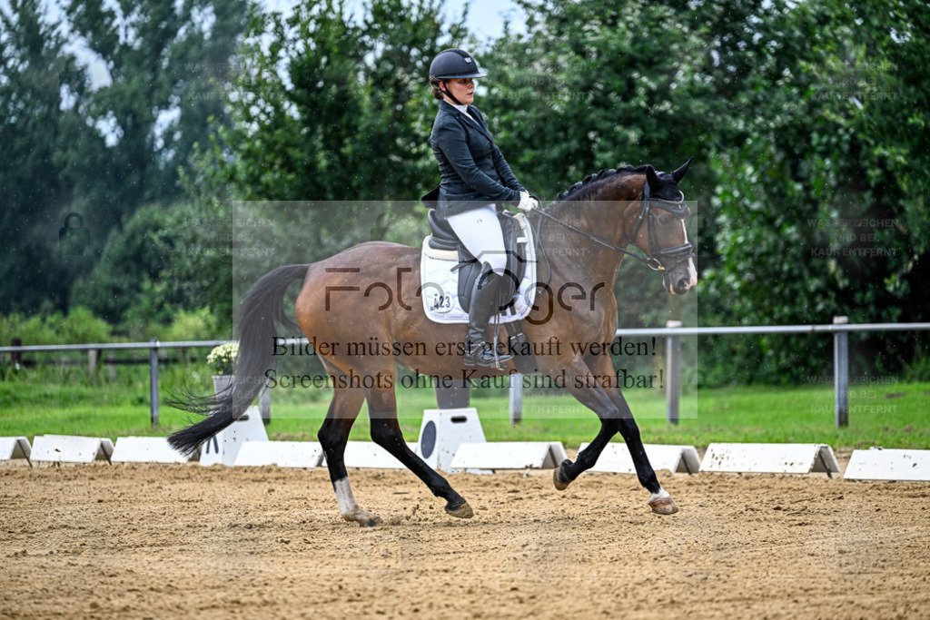 Reitturnier Hasbergen | Entdecke hochwertige Reitturnierfotos von Foto Oger. Professionell, emotional und authentisch – jetzt Lieblingsmomente im Shop bestellen. - Realisiert mit Pictrs.com