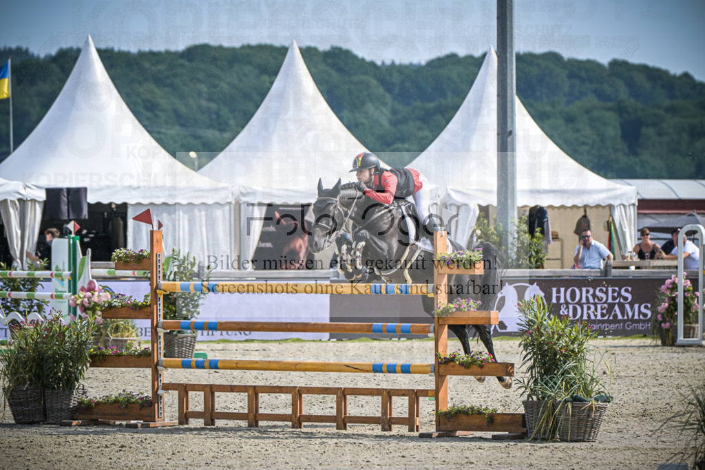 DOS_0597 | Entdecke hochwertige Reitturnierfotos von Foto Oger. Professionell, emotional und authentisch – jetzt Lieblingsmomente im Shop bestellen.Deutschlandweite Turnierfotografie. - Realisiert mit Pictrs.com