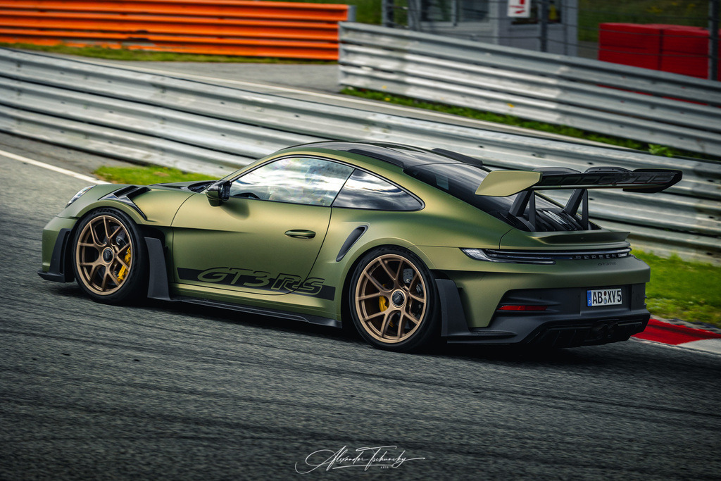 R6PZ2440 _Alexander Tschuncky | Entdecken Sie die faszinierende Welt von Alexander Tschuncky Arts: Kreative Fotografie, atemberaubende Automobilkunst und hochwertiger Bilderdruck. Lassen Sie sich inspirieren! - Realisiert mit Pictrs.com
