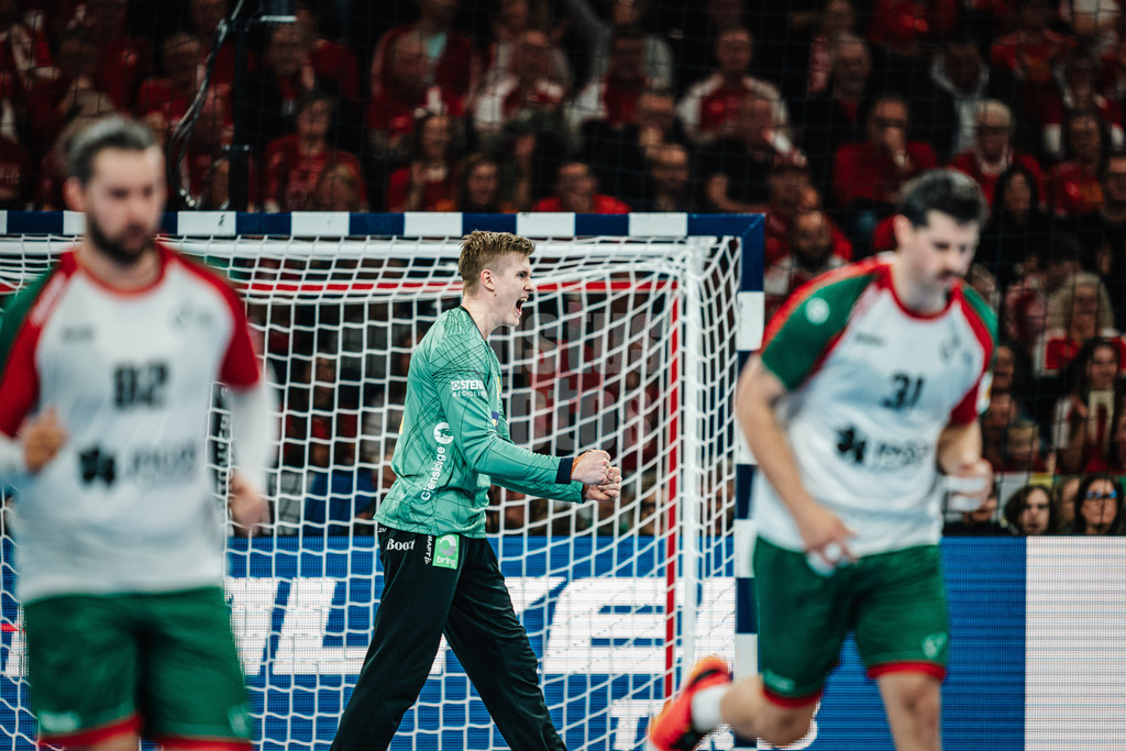 Handball | Herren | EHF EURO 2024 | European Championshop Men 2024 Final Tournament | Schweden vs. Portugal | 21.01.2024 | Tobias Alexander Gustav Thulin (#16, Schweden, SWE) jubelt