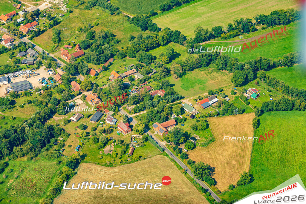 Luftbild Hoort - Die Luftaufnahme wurde 2025 vom UL-Flugzeug heraus erstellt ( keine Drohne ) - Hochauflösende Luftaufnahme - für professionelle Ausdrucke geeignet. Die Geschenkidee !Hier alle&nbsp;Infos zur Lizenzierung der LuftaufnahmeWir fliegen auch dieses Jahr wieder in Ihre Region um Luftbilder zu erstellen.- Luftbild anfragen