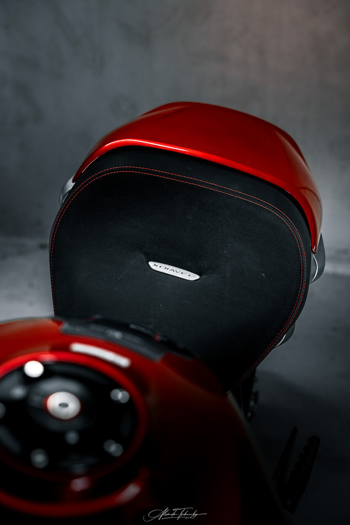 Ducati xDivael V4 | Entdecken Sie die faszinierende Welt von Alexander Tschuncky Arts: Kreative Fotografie, atemberaubende Automobilkunst und hochwertiger Bilderdruck. Lassen Sie sich inspirieren! - Realisiert mit Pictrs.com