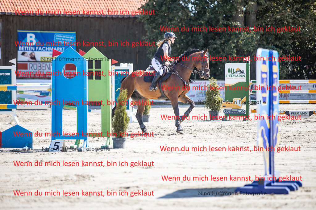 BK1A6673 | Turnierbilder Turnierfotos Nina Hüffmann Turnierfotografie Pferdefotografie Tierzeichnung Haustierzeichnung Pferdezeichnung Hundezeichnung Videograf  - Realisiert mit Pictrs.com