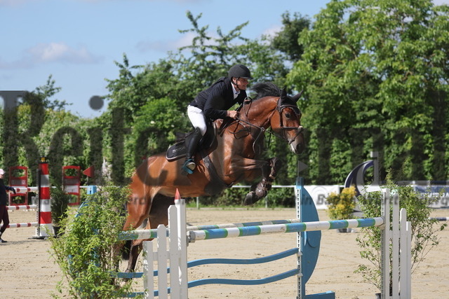 Ladenburg_2024_Prfg.Nr.10_Springprüfung_Kl.M_Jan Müller_Zuccerella(1) | Alle Fotos der Reiterjournal Fotografin Doris Matthaes im Reiterjournal Online-Fotoshop. - Realizado com Pictrs.com