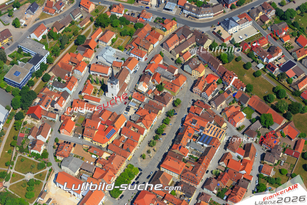 Die Luftaufnahme der Stadt Schlüsselfeld wurde vom UL-Flugzeug heraus erstellt ( keine Drohne )- hohe Auflösung für beste Qualität