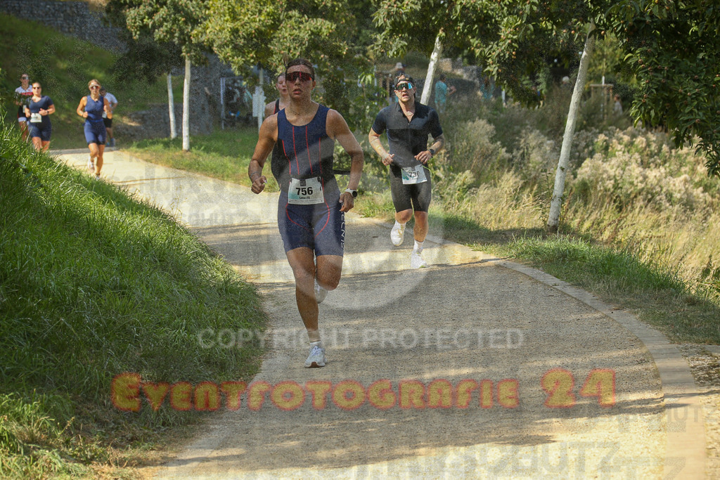 250824_1445_EX1_7466 | Sportfotografie im Rhein-Sieg Kreis, Köln, Bonn, NRW, Rheinland Pfalz, Hessen, etc. Unser Tätigkeitsfeld umfasst den Laufsport vom Volkslauf über den Marathon, Duathlon, Triathon bis zum Ultralauf wie Kölnpfad Ultra oder Schindertrail.