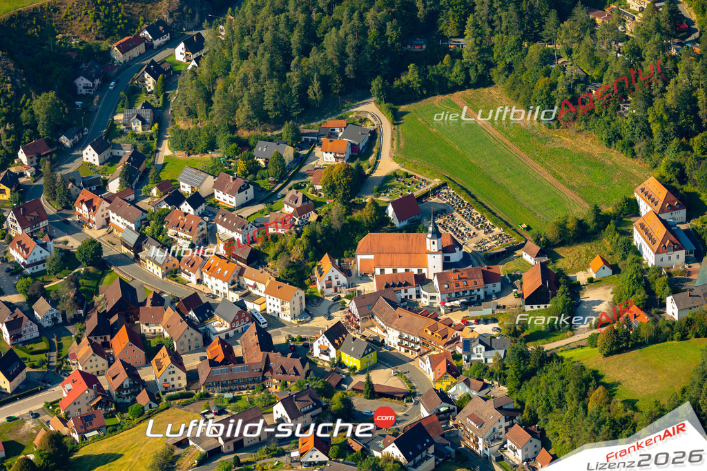Das Luftbild zeigt :  Obertrubach - Die Luftaufnahme wurde 2024 vom UL-Flugzeug aus erstellt ( keine Drohne ) - Hochauflösende Luftaufnahme - Für grossformatige Ausdrucke geeignet. Die Geschenkidee !Mit Lizenz und Bildrechte bestellbar