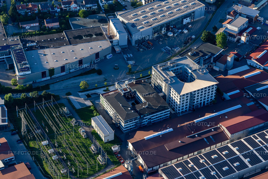 Luftbild: Lindner Group in Arnstorf im Bundesland Bayern in Deutschland. – Foto: IMG_132843.jpg vom 02.07.2022 durch Werner Riehm/FLY-FOTO.de – Auflösung des Originals: 5472 x 3648 px – WWW.LINDNER-GROUP.COM – Arnstorf.de - Markt Arnstorf - im Zentrum von Niederbayern