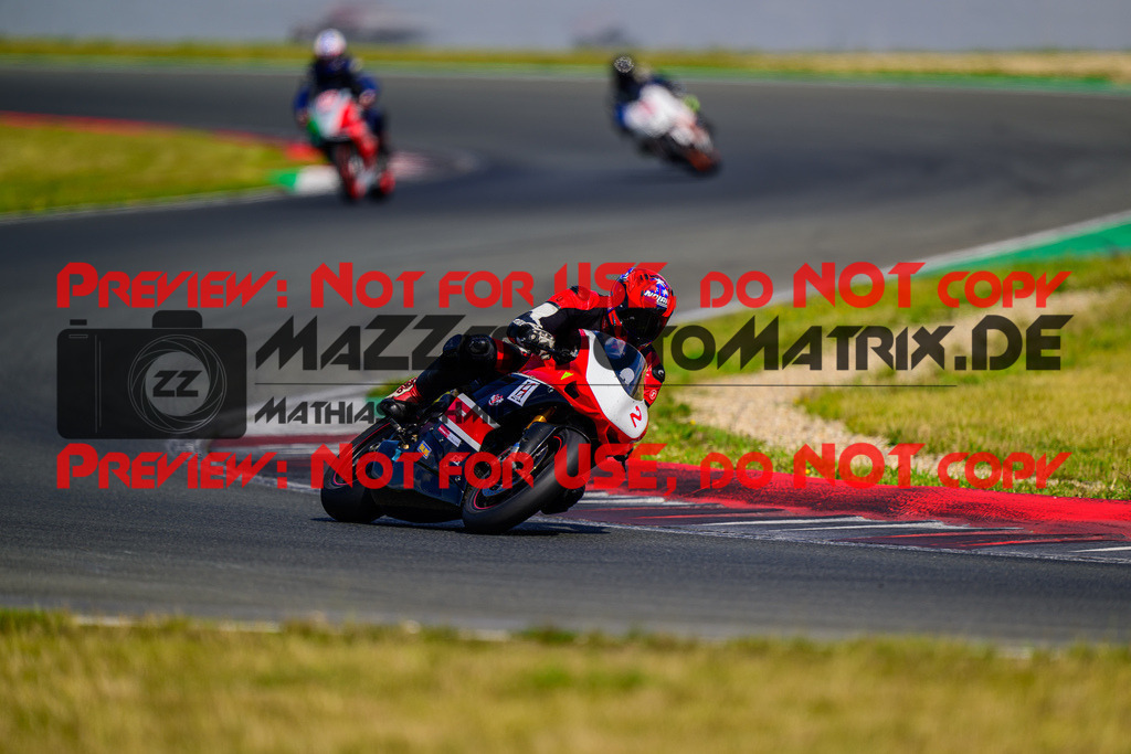 MaZZes_FotoMatrix_240725_6007705_9999 | ROT