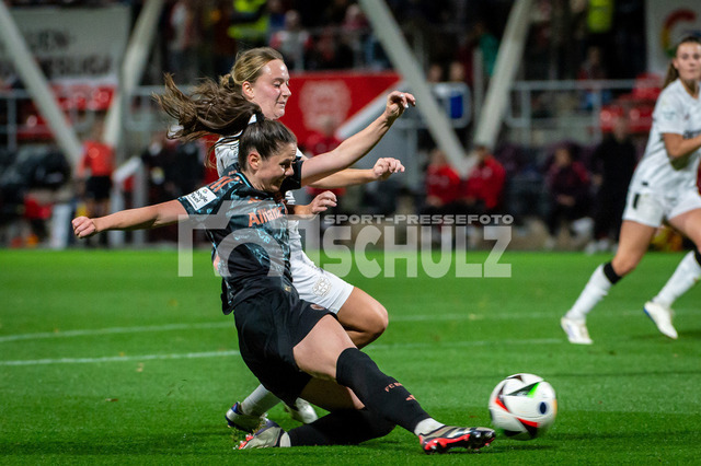 20241020NSZ_1895 | Sarah Zadrazil (Bayern München,No.25) und Sofie Zdebel (Bayer Leverkusen,No.16) in AktionDEU, Leverkusen, 20.10.2024 Fußball, Frauen, Google Pixel Frauen-Bundesliga, Saison 2024/2025, 7. Spieltag, Bayer 04 Leverkusen - FC Bayern MünchenDIE DFB-RICHTLINIEN UNTERSAGEN JEGLICHE NUTZUNG VON FOTOS ALS SEQUENZBILDER UND/ODER VIDEOÄHNLICHE FOTOSTRECKEN - Realisiert mit Pictrs.com
