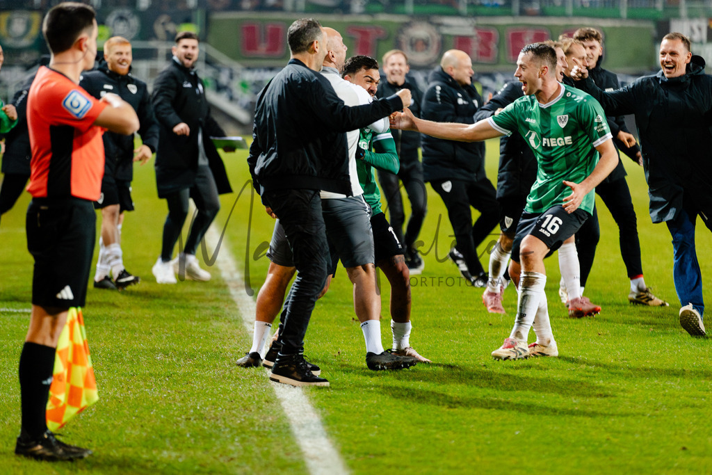 2. Bundesliga, Saison 2025/26, 15. Spieltag: SC Preußen Münster - Hannover 96 | Münster, 05.12.2025: 2. Bundesliga, 15. Spieltag, SC Preußen Münster gegen Hannover 96 im LVM-Preußenstadion in Münster. Foto: sportfotografie.ms | Markus Paletta - Realisiert mit Pictrs.com