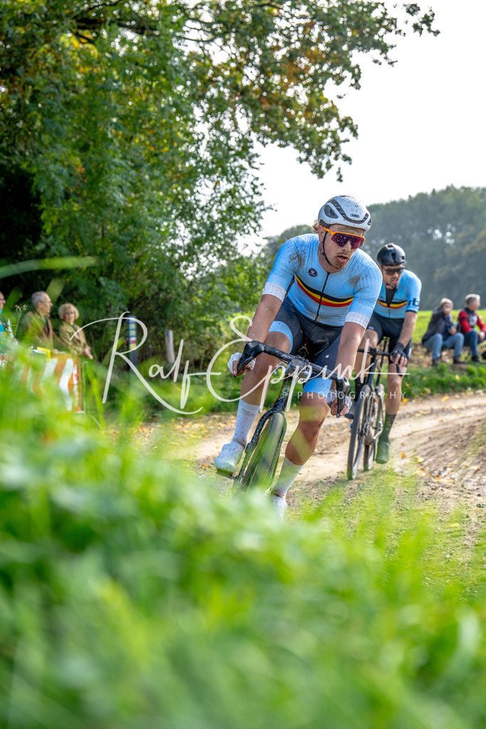 Ralf Eppink Photography 20251012_DSC04316 | Sportfotografie, Eventfotografie, Porträtfotografie, Radsport Fotograf, Triathlon Fotograf, Düsseldorf Fotograf, Köln Fotograf, Actionfotografie, Teamfotografie, Peoplefotografie, Business Portraits, Veranstaltungsfotografie, Reportagefotografie - Realisiert mit Pictrs.com