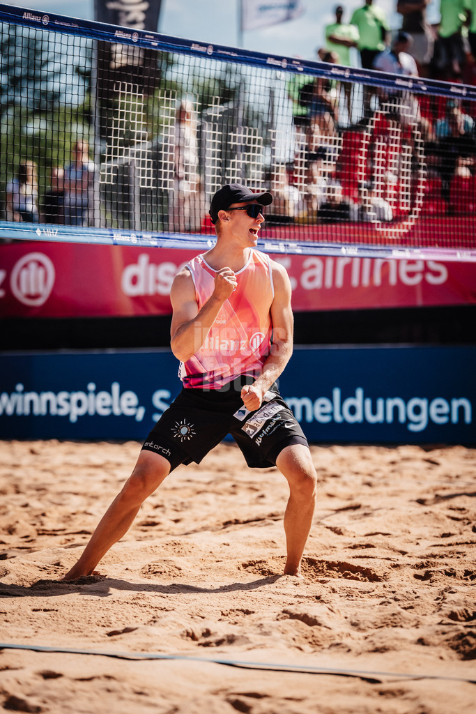 Beachvolleyball | Männer | Allianz German Beach Tour 2025 | Tourstop München | 12.07.2025 | Jonas Reinhardt jubelt