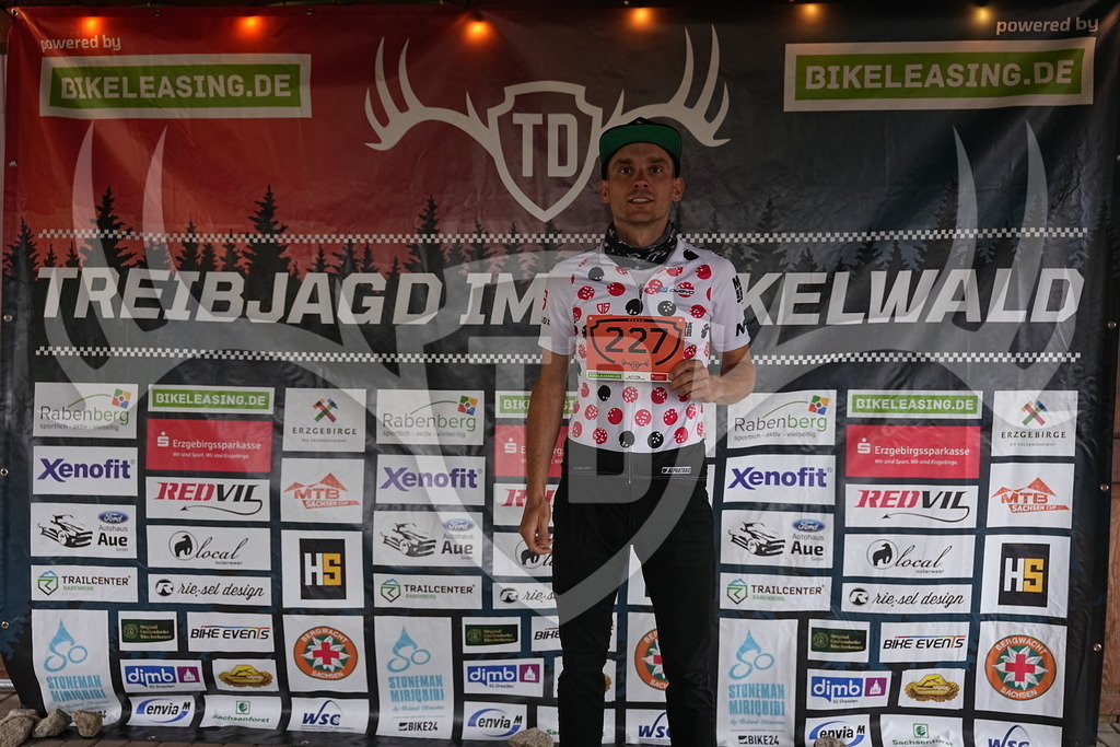 A1_09419 | Fotogalerie der Treibjagd im Dunkelwald - Dein MTB Etappenrennen im Erzgebirge - Realisiert mit Pictrs.com