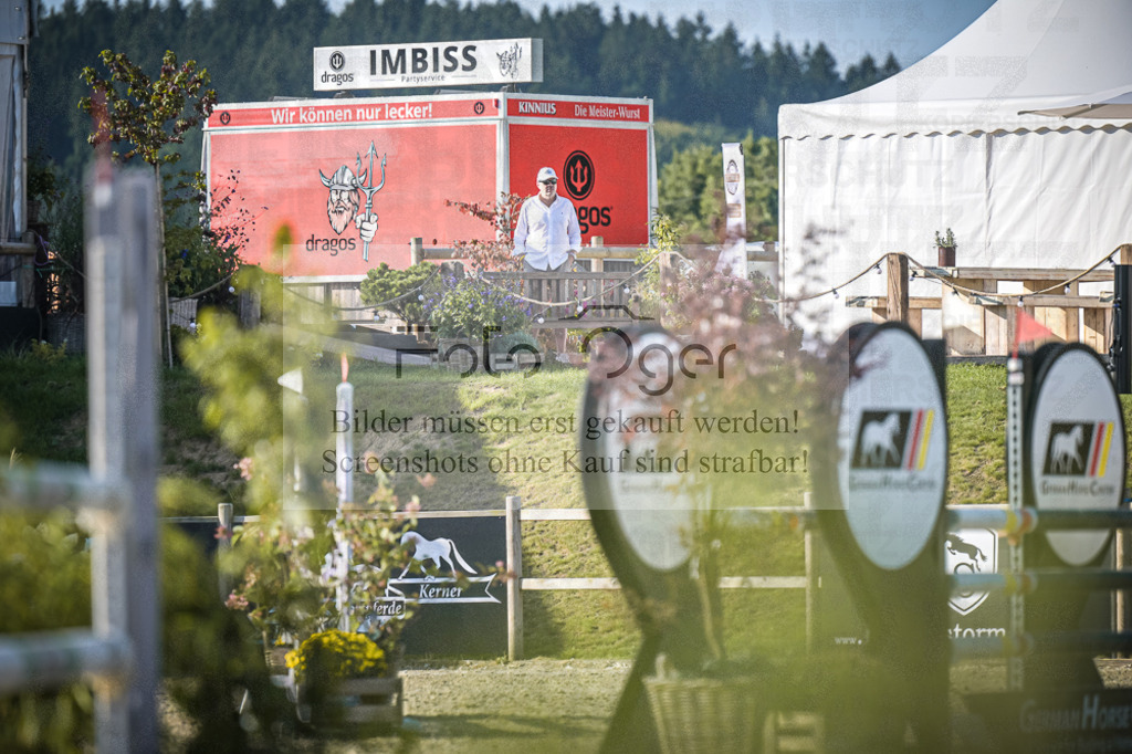 DOS_2337 | Entdecke hochwertige Reitturnierfotos von Foto Oger. Professionell, emotional und authentisch – jetzt Lieblingsmomente im Shop bestellen.Deutschlandweite Turnierfotografie. - Realisiert mit Pictrs.com
