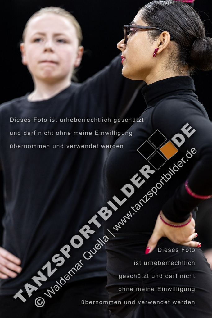 20240310-00588 | Hier finden Sie Tanz Bilder vom Latein und Standard Formationen tanzen. Sportbilder vom Tanzsport. Schöne Fotos und von Weltmeisterschaft, Europameisterschaft, Bundesliga, Regionalliga, Oberliga und Landesliga sowie von GOC Stuttgart, DanceComp, WM Bremen