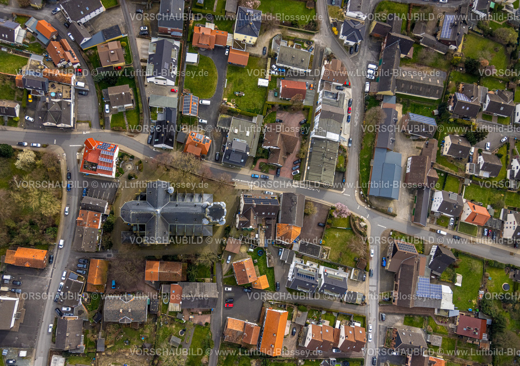 Werl240308538 | Luftbild, Wohngebiet Kunibertstraße und kath. Kirche St. Kunibert denkmalgeschützt, Westbüderich, Werl, Nordrhein-Westfalen, Deutschland