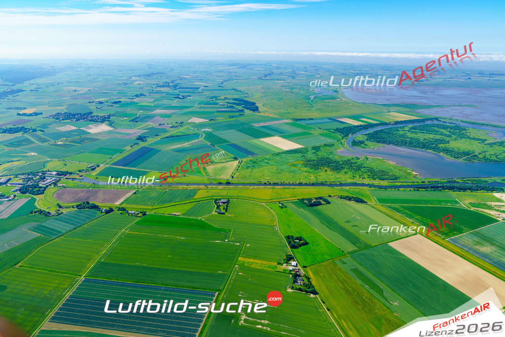Die Luftbildaufnahme Stinteck - Meldorf wurde 2018 mittels Flugzeug (keine Drohne) erstellt. Perfekte Schärfe und Druck- Auflösung- Garantiert!