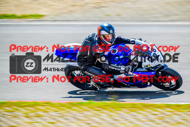 MaZZes_FotoMatrix_240717_6007705_2-120 | GELB