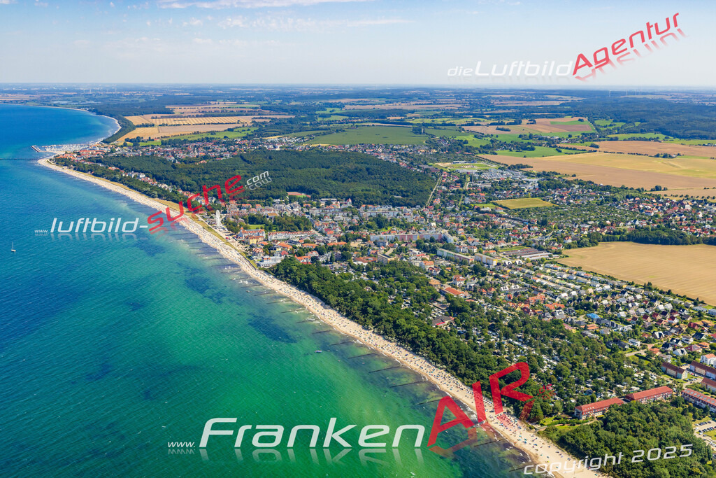 Stadt Kühlungsborn von Oben- Die Luftaufnahme wurde 2025 vom UL-Flugzeug heraus erstellt ( keine Drohnenaufnahme ) - Hochauflösende Luftaufnahme - für Wandbilder und großformatige Ausdrucke geeignet. Das besondere Geschenk!Hier alle&nbsp;Infos zur Lizenzierung der LuftaufnahmeWir fliegen auch dieses Jahr wieder in Ihre Region um Luftbilder zu erstellen.- Luftbild anfragen