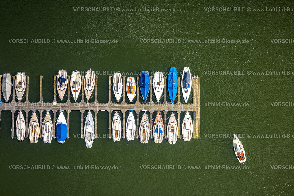 Sundern230504615Langscheid | Luftbild, Segelboote an einer Bootsanlegestelle am Sorpesee, Langscheid, Sundern, Sauerland, Nordrhein-Westfalen, Deutschland