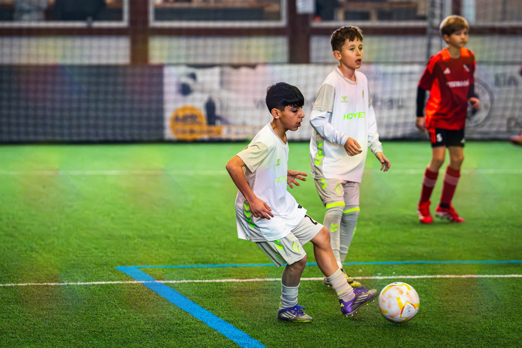 _BLR9809 | Professionelle Fußball- und Sportfotografie. Spielbilder online ansehen und kaufen – Einzelbilder oder komplette Galerien in hoher Qualität. - Realisiert mit Pictrs.com