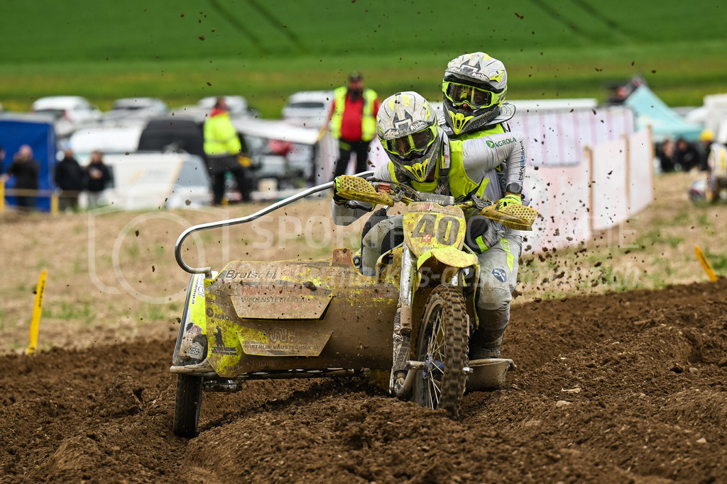 Motocross Schlatt bei Winterthur - 30. April 2023 | #40 Schlienger Dominik / Intlekofer Daniel aus Wegenstetten (CH) auf WSP Yamaha in der Kategorie Seitenwagen am Motocross Schlatt bei Winterthur, 30. April 2023. 
Instagram: @mx_schlatt | @mc_wila | @sam_schweiz
Bild: Sportfotografie Markus Aeschimann | www.markus-aeschimann.ch - Realisiert mit Pictrs.com