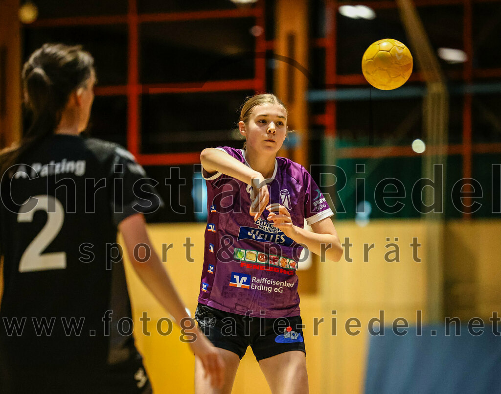 2024-02-10_052_SpVgg_Altenerding_gegen_SVA_Palzing | Erding, Deutschland, 10.02.2024:
Handball, Bezirksoberliga Frauen Altbayern 2023 / 2024, 14. Spieltag, SpVgg Altenerding gegen SVA Palzing, Endergebnis: 27:28

Greta Felbinger (SpVgg Altenerding, #4)

Foto: Christian Riedel / fotografie-riedel.net